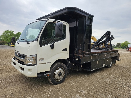 2017 Hino 195 Flatbed Crane Truck