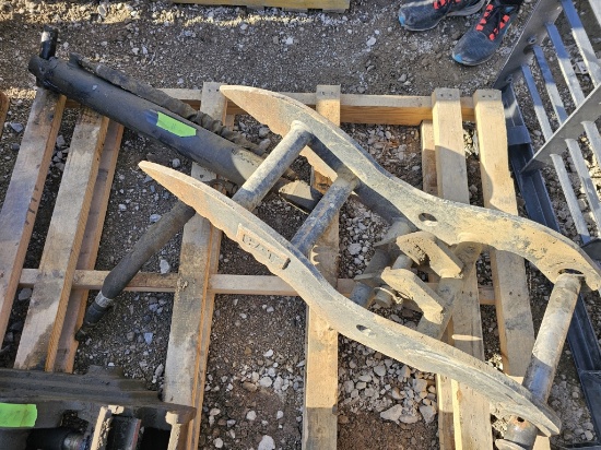 Hydraulic Thumb for CAT 305C