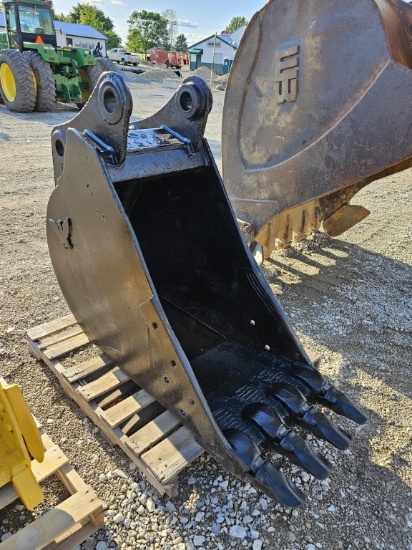 24" Bucket Fits PC150-PC200
