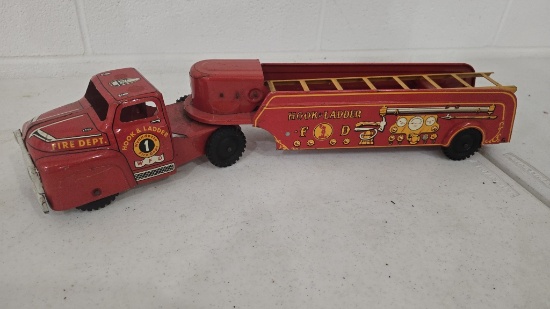 Hook & Ladder Tin Fire Truck