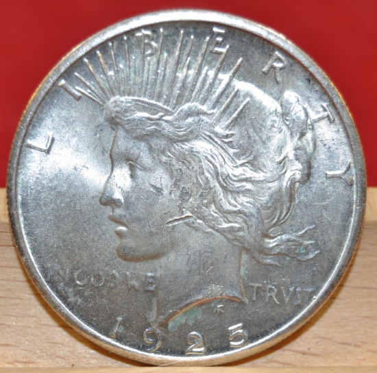 1925 S - Silver Peace Dollar - AU/MS