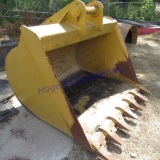 5.5ft Excavator bucket was used on the Cat 323F