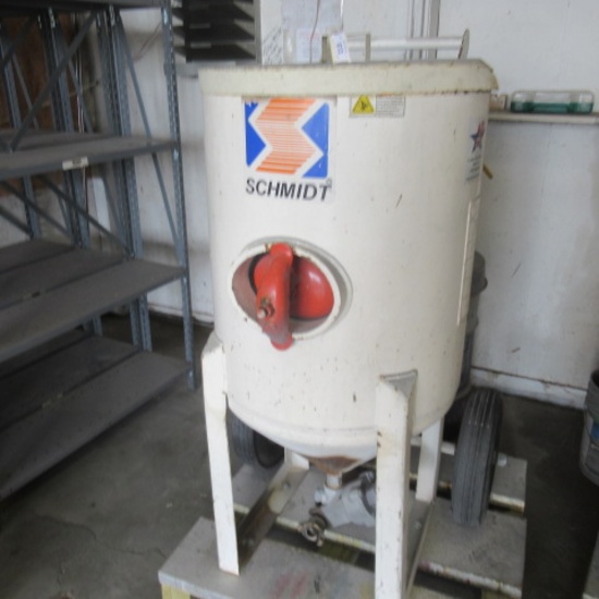 Schmidt 6.5 cu ft blasting pot