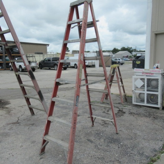 8ft fiberglass step ladder