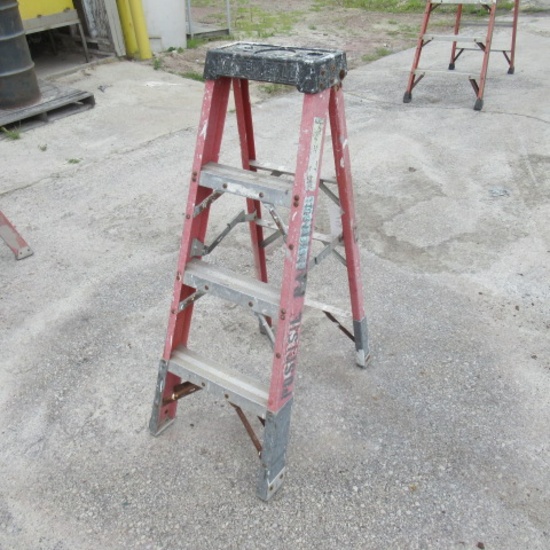 4ft fiberglass step ladder,