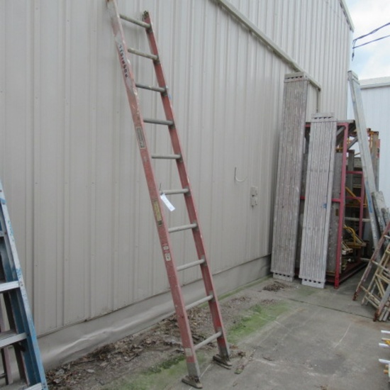 10 rung fiberglass straight ladder
