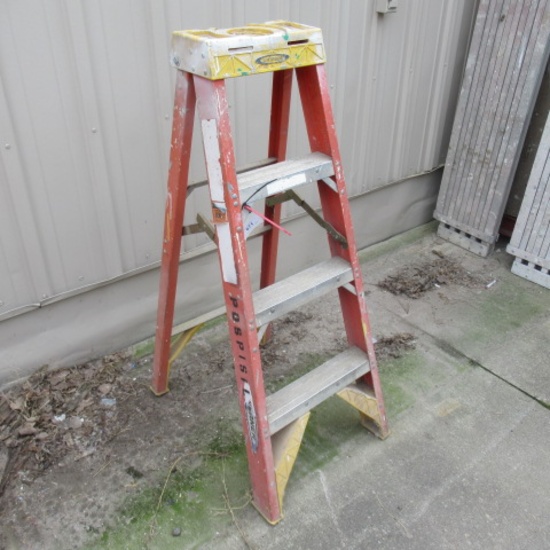 4ft fiberglass step ladder