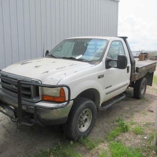 00 Ford F350 Diesel, 4X4, Auto, 7X8.5ft flatbed  VIN:  1FTSF31FXYEE54475