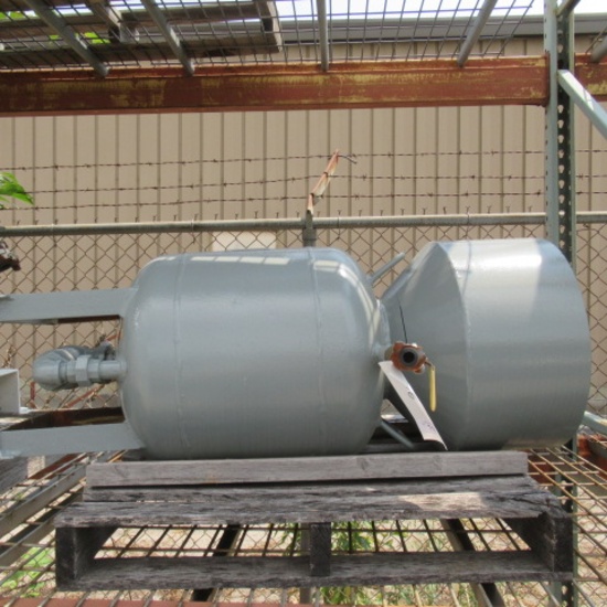 Abrasive transfer pot