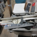 tote w/scraper & squeegee  ends