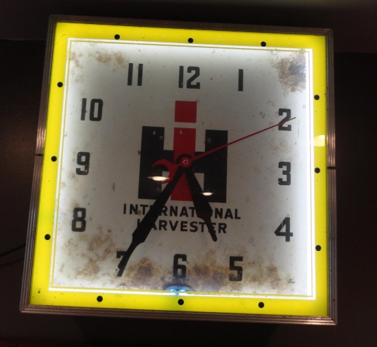 IH Dealer Clock 15.5” Sq.