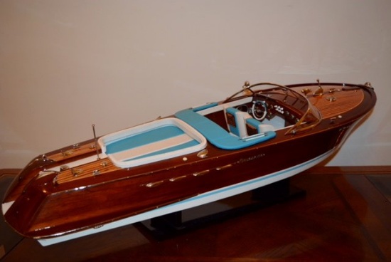 Riva Aquarama special scale model boat