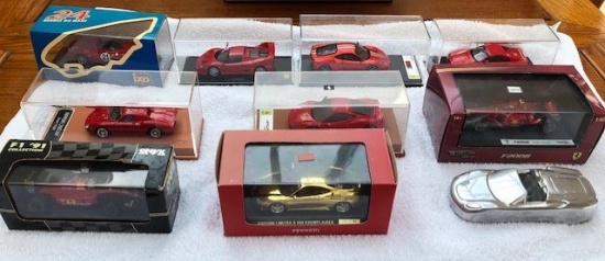 A quantity of Ferrari scale models