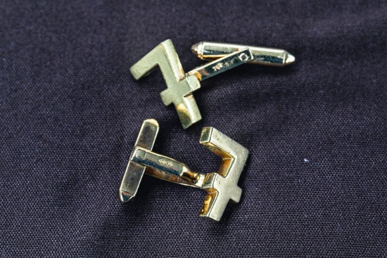 Stirling's personal number 7 cufflinks