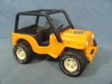 Vintage Toy Tonka Bone Bruzzer Metal and Plastic Jeep Car – 6” x 4 ½” x 4”