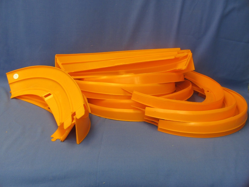 hot wheels orange curved track