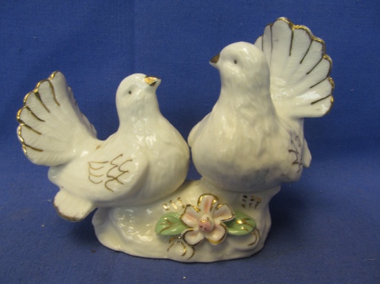 Decorative Ceramic Dove Pair Figurine –2” T x 5” W