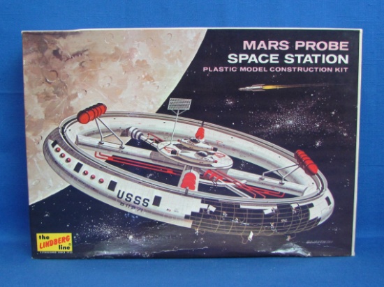 1969 Model Kit – Mars Probe Space Station by the Lindberg Line – Looks complete w Instructions