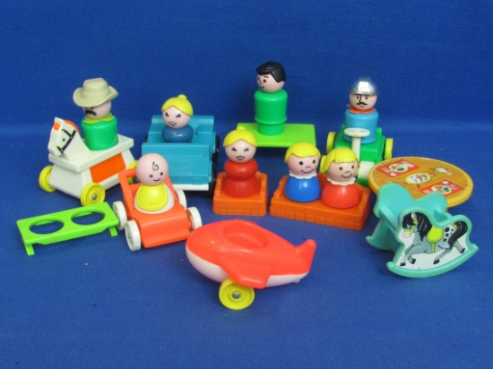 Mixed Lot of Fisher-Price Little People & Some Accessories – All Plastic