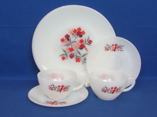 Fire-King Primrose: 2 Dinner Plates, 2 Saucers & 2 Cups – Paint is nice & bright