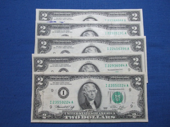 Lot of 5 1976 Series US $2 Federal Reserve Notes – Green Seals – Neff-Simon – As shown