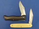 2 Folding Pocket Knives: Frost Cutlery wood Handle & JF Novelties Plastic Handle – Each Appx 2” Blad