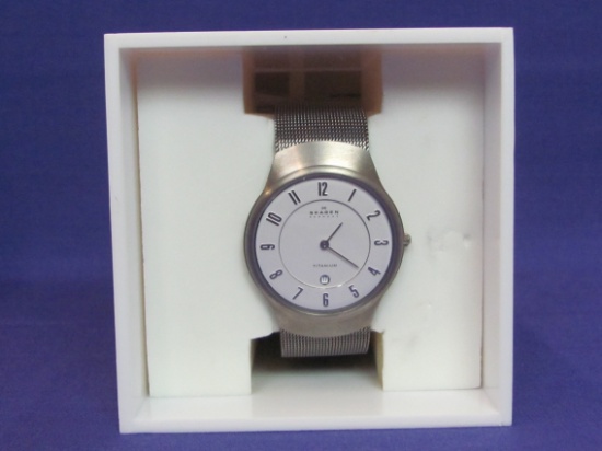 Skagen Titanium Wristwatch in Box – Made in Denmark – Has Date – Sleek Design