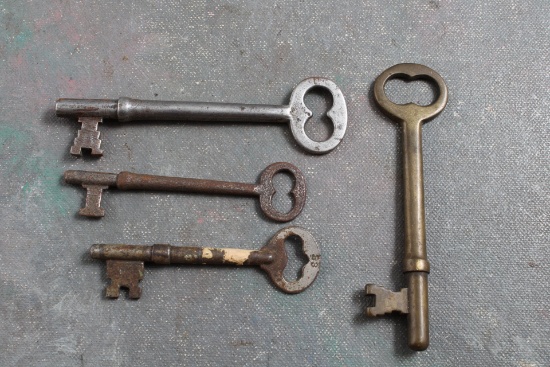 4 Antique Skeleton Keys Largest is 3 1/4" Long