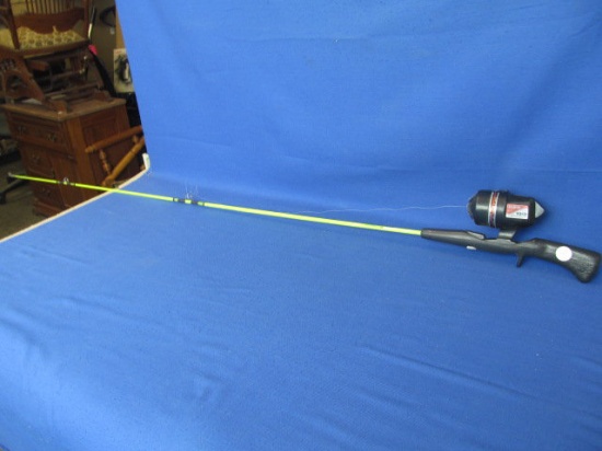 Johnny Walker FR2415 Fishing Pole with Reel: 51 1/2” L – Silstar Reel EC5125