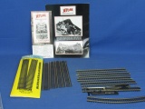 HO Train Track  Atlas – Made in USA – 6 9” Straight, 6 Sections & Catalogs