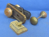 2 Pairs Metal Door Knobs, 1 with Plates & Lock – 1 Elgin Lock