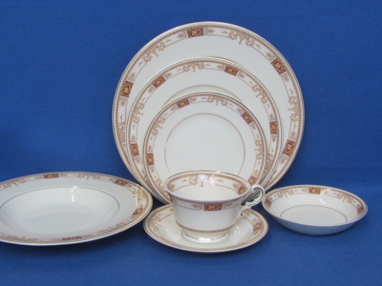 Syracuse China – Calhoun Pattern – 90 Piece Set for 12 (missing 1 dinner plate) Old Ivory