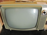 Sears Silvertone Black & White 18” Portable TV – Not Working – As Shown