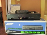 Samsung Combination DVD/Video Player With Manual & Box – Powers On
