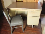 Metal 4 Drawer Desk With Chair – Grand Rapids Steel Case Chair – Desk 30” x 44”