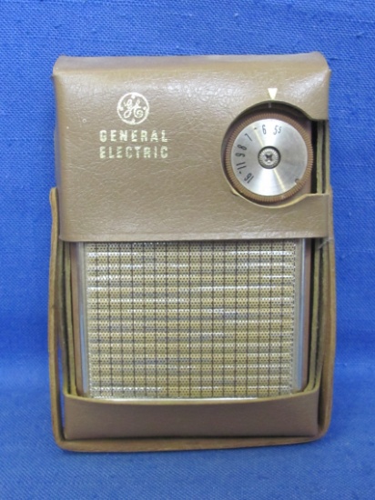 General Electric 7 Transistor Radio w Case – Works w 2 AA Batteries – 4 1/2” long