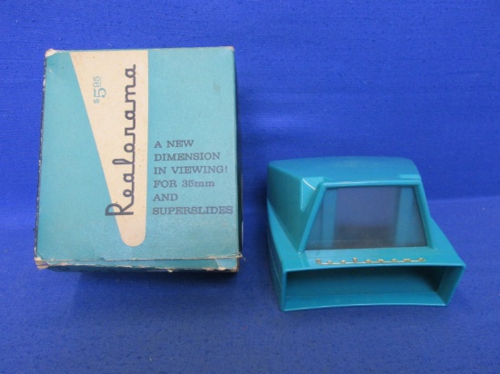 Vintage - Viewer In Box – Model # 2001 Realoroma 3 3/4”H x 4 3/4”W x 6”D - For 35mm & Superslides –