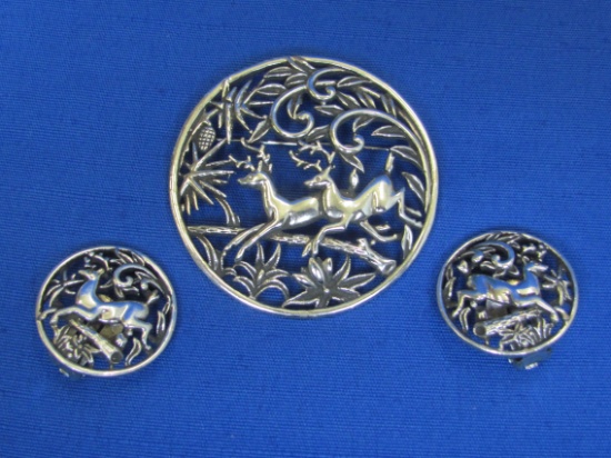 Silvertone Set w Pin & Clip-on Earrings – Deer – Pin is 2 1/4” in diameter & marked SC