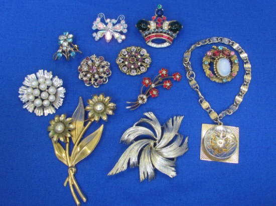 Lot of Vintage Signed Jewelry: Coro – Trifari – B. David – Bentlee – Lisner – Star-Art