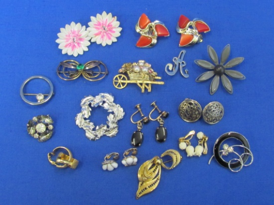 Lot of Vintage Jewelry: Pins/Brooches & Earrings – Variety of Styles