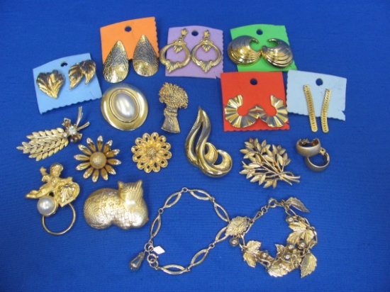 Goldtone Jewelry: Pins – Scarf Clips – Earrings – 1 Pin by Napier – Bracelet by Sarah Coventry