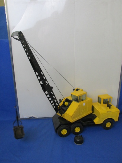 Vintage – Yellow Nylint Crane 18”L x 7”W x 10 ¾”H (In Compact State) 28”H (Extended) -