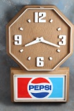 Vintage PEPSI COLA Soda Advertising Clock in Working Condition 19.5