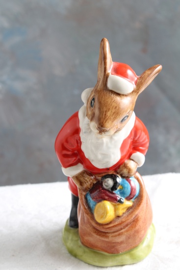 Royal Doulton 1981 Santa Bunnykins 5" Tall