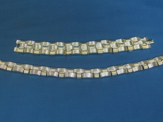 Lisner Silvertone Necklace & Bracelet Set – Necklace is up to 15 1/2” - Bracelet is 7 1/4”