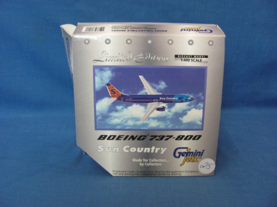 Gemini Jets Die Cast Sun Country Boeing 737-800 Airplane – 1:400 Scale