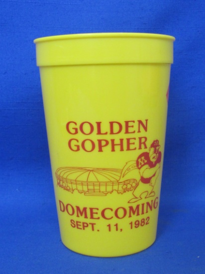 Plastic Cup “Golden Gopher Domecoming Set. 11, 1982 – U of M Football – 5 1/2” tall