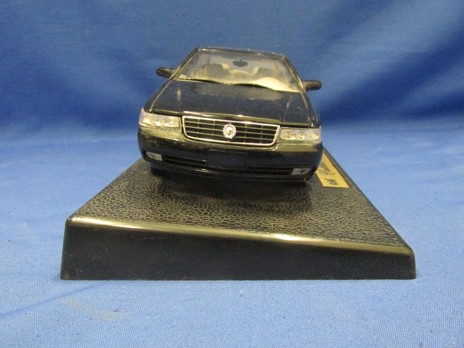 Anson Cadillac Seville STS 1/18 Scale Die-cast | Proxibid
