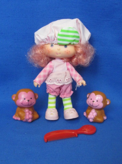Raspberry Tart Doll with 2 Pets (Rhubarb) & Comb – 1980s – About 5” tall