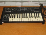 Roland SH-09 Vintage Analog Synthesizer Keyboard